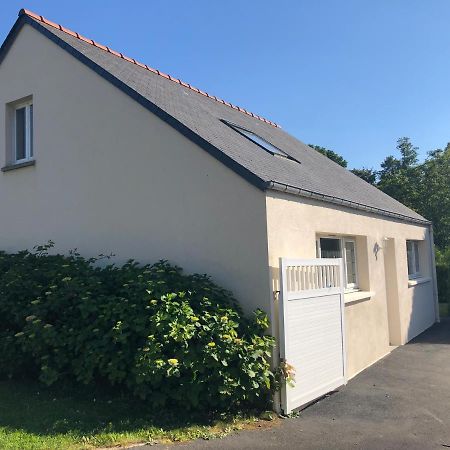 Le Nid Du Franc Bed & Breakfast Авранш Екстериор снимка