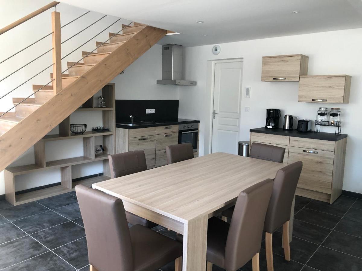 Le Nid Du Franc Bed & Breakfast Авранш Екстериор снимка