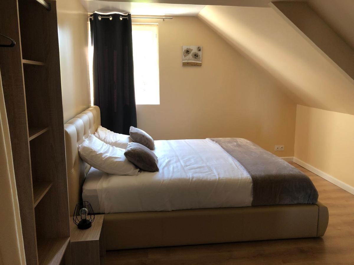 Le Nid Du Franc Bed & Breakfast Авранш Екстериор снимка