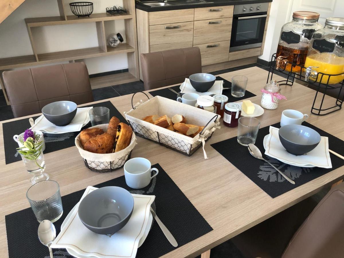 Le Nid Du Franc Bed & Breakfast Авранш Екстериор снимка